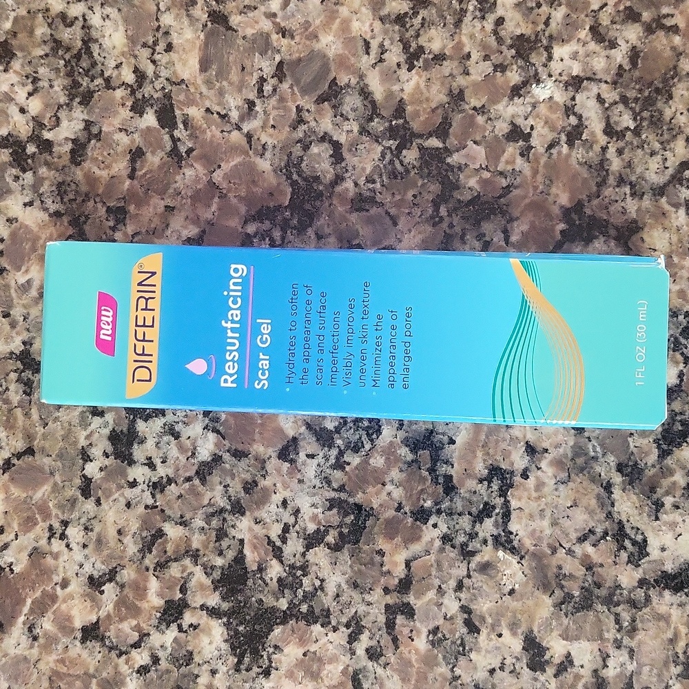 Differin Resurfacing SCAR gel  new 1 fl oz in box .
